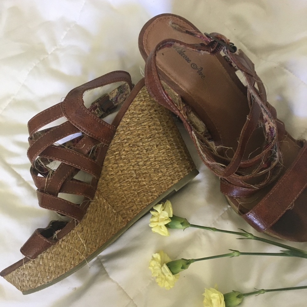 Melrose Ave Wedges